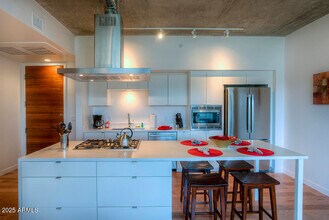 100 W Portland St in Phoenix, AZ - Building Photo - Building Photo