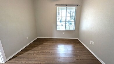 684 S Creekside St in Porterville, CA - Building Photo - Building Photo