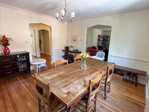 64 Gardner Rd, Unit 1 in Brookline, MA - Building Photo - Building Photo