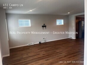 451 Campo Ln in Oregon, WI - Building Photo - Building Photo