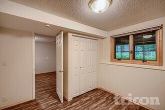 18829 147th St NW in Elk River, MN - Foto de edificio - Building Photo