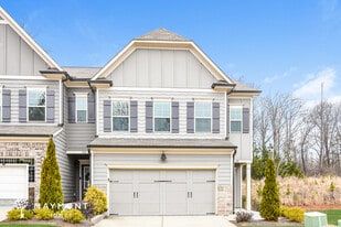 1147 Spring Marsh Ct NE in Gainesville, GA - Building Photo