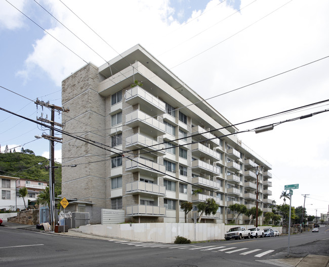 Embassy House in Honolulu, HI - Building Photo - Building Photo