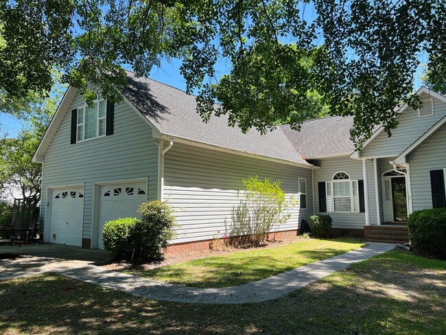 408 Wendover Ln in Wilmington, NC - Building Photo - Building Photo