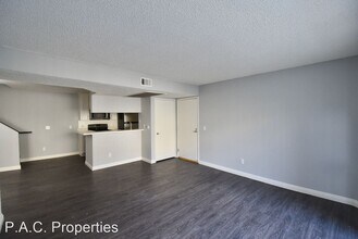 11030 Hartsook St in Los Angeles, CA - Building Photo - Building Photo