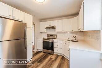 1136 S Lynnebrook Dr in Cincinnati, OH - Foto de edificio - Building Photo