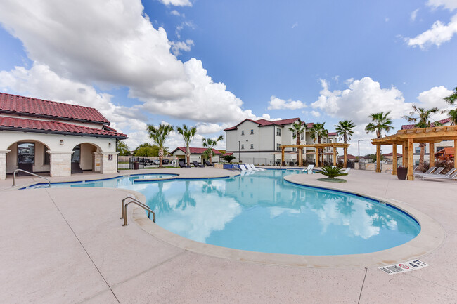 Eastridge in Del Valle, TX - Foto de edificio - Building Photo