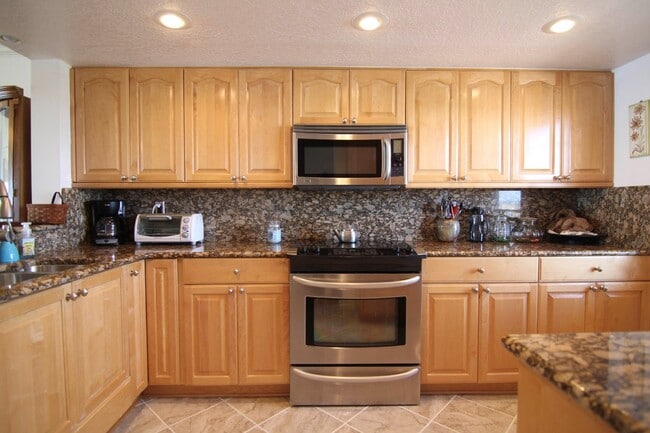 1095 N Hwy A1A in Indialantic, FL - Building Photo - Building Photo