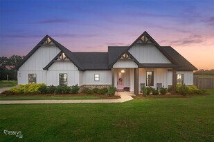 440 LEGACY Pl in Gloster, LA - Building Photo