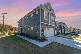 2034 Highland Park Dr in Charlotte, NC - Building Photo - Building Photo