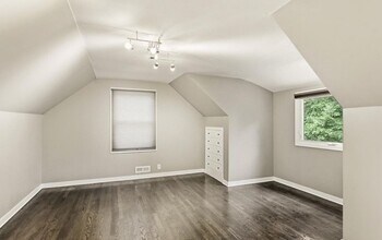 7529 Grover St in Omaha, NE - Building Photo - Building Photo