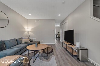 3594 Jefferson St in College Park, GA - Building Photo - Building Photo