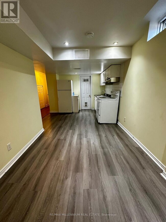 74 Shady Pine Cir in Brampton, ON - Building Photo - Building Photo