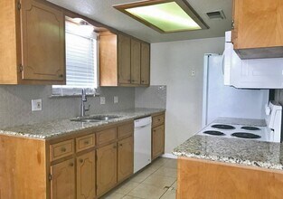 214 Robertstown Rd in Copperas Cove, TX - Building Photo - Building Photo