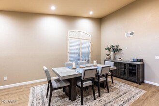 4421 E Lone Cactus Dr in Phoenix, AZ - Building Photo - Building Photo