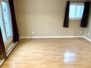 82 Commonwealth Ave in Mt Pearl, NL - Building Photo - Building Photo