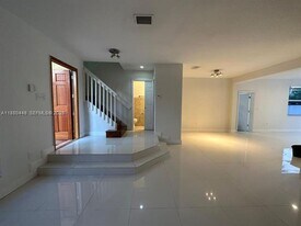 10812 NW 51st Ln in Doral, FL - Building Photo
