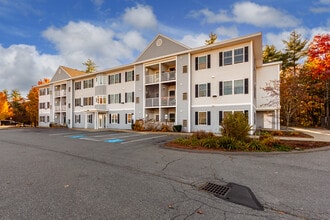 Residences on the Knoll Over Mystic Brook LLC in Goffstown, NH - Foto de edificio - Building Photo