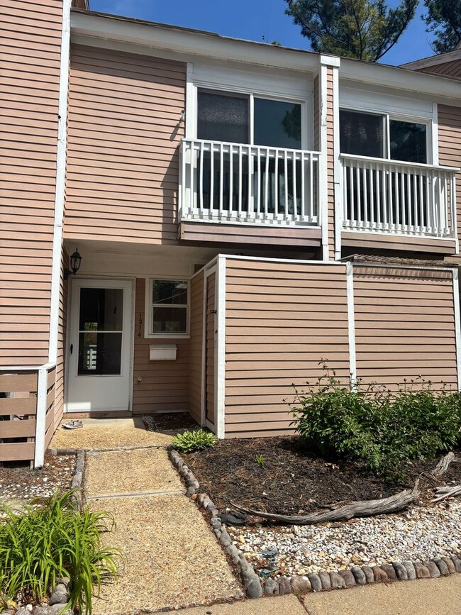 property at 1314 Linkhorn Cir