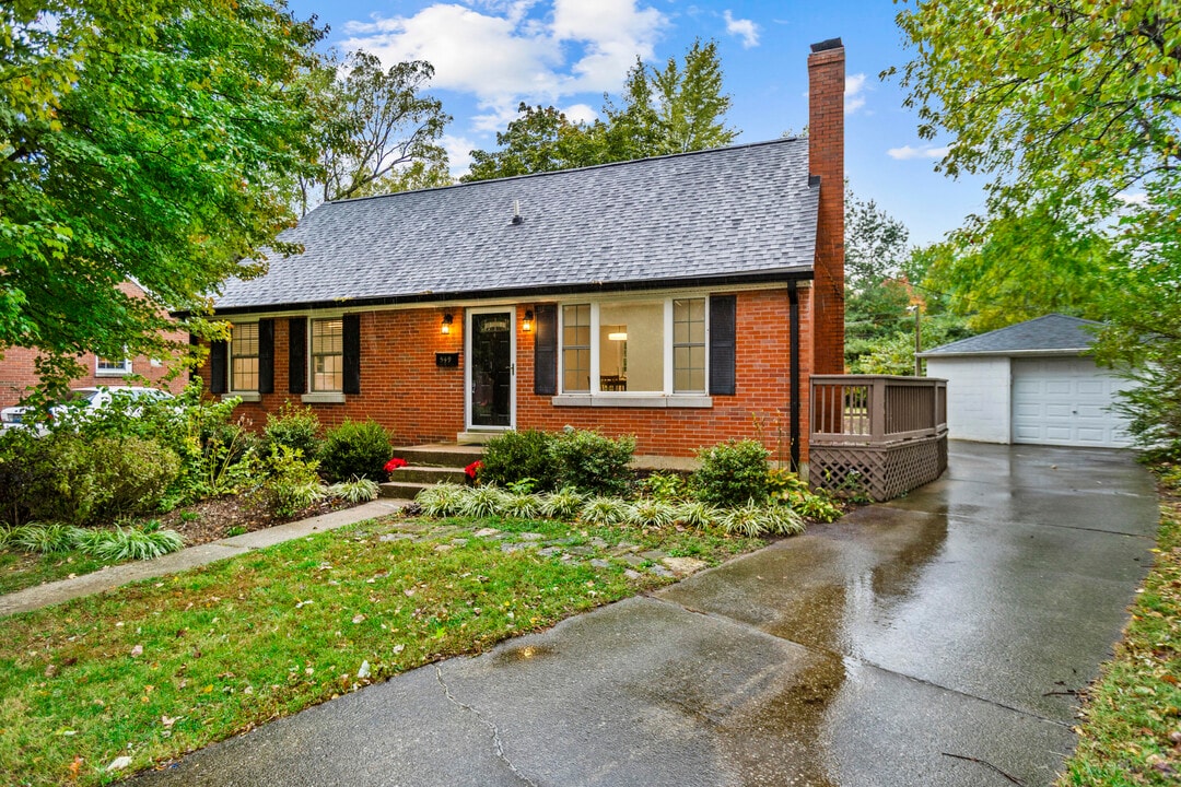 549 Claymont Dr in Lexington, KY - Building Photo