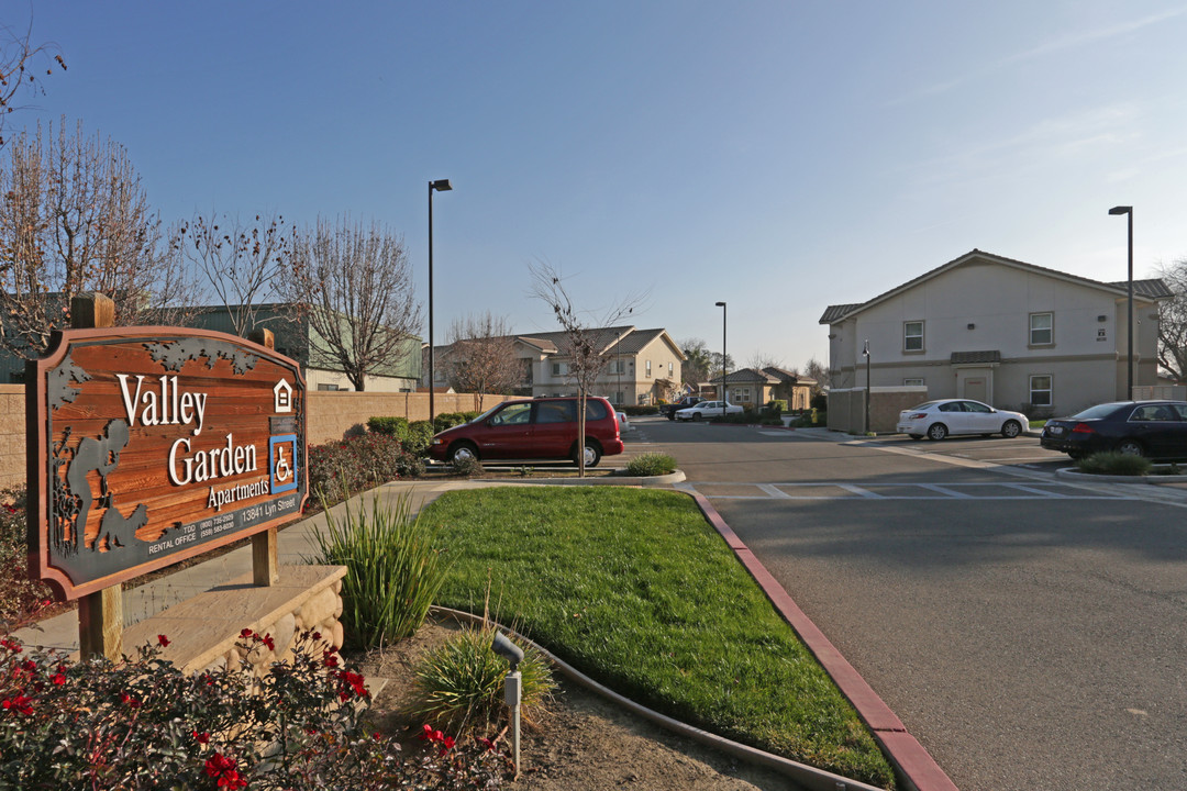 Valley Garden in Armona, CA - Building Photo