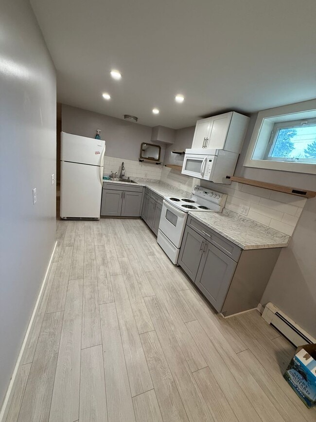 121 Dunbar Ave in Fairbanks, AK - Building Photo - Building Photo