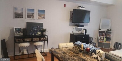 615 N 11th St in Philadelphia, PA - Building Photo - Building Photo