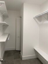 705 New York St, Unit East in West Palm Beach, FL - Foto de edificio - Building Photo