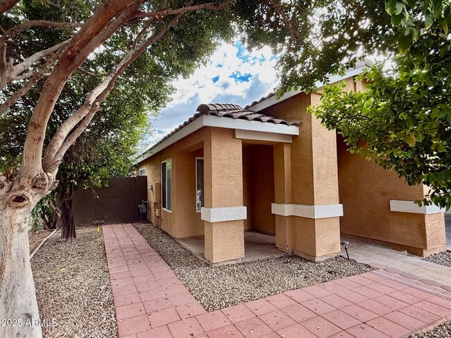 2327 E Winchester Pl in Chandler, AZ - Building Photo - Building Photo