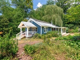 83 5th Ave in Asheville, NC - Building Photo