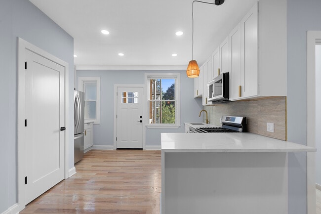 3805 W Belle Plaine Ave in Chicago, IL - Building Photo - Building Photo