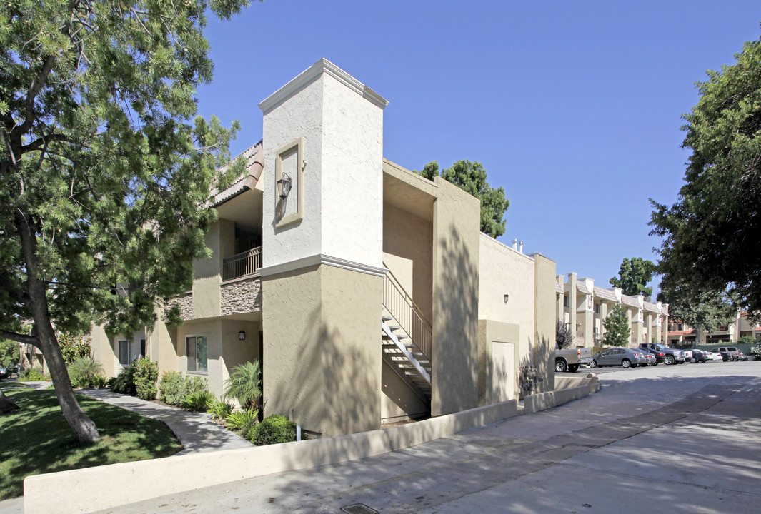 Stoneridge by the Lake in La Mesa, CA - Foto de edificio