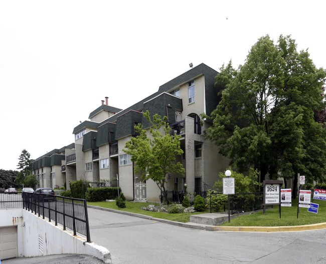 1624 Bloor St in Mississauga, ON - Building Photo - Building Photo