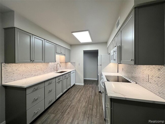 521 E University Dr in Rochester, MI - Building Photo - Building Photo