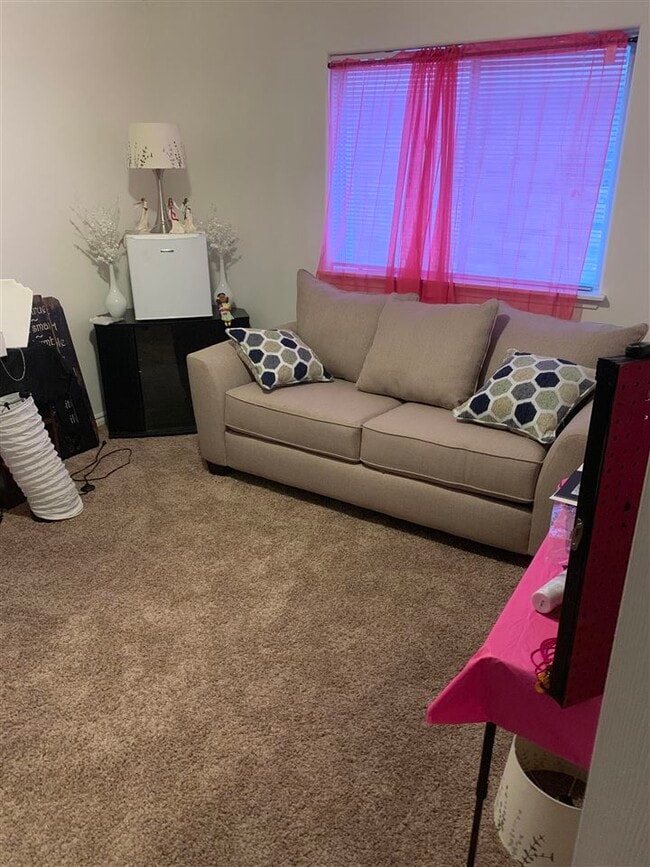 4737 SW Greenwich Dr in Lawton, OK - Building Photo - Building Photo