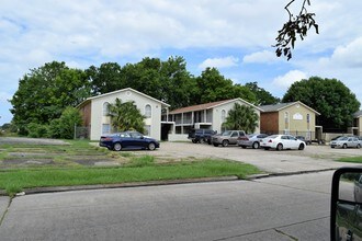 Mid City Apartment Complex in Baton Rouge, LA - Building Photo - Building Photo