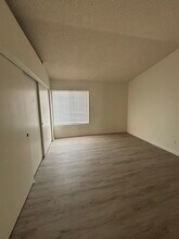 14535 Oregon Trail in Victorville, CA - Building Photo - Building Photo