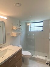 2404 NE 33rd Ave, Unit 4 in Fort Lauderdale, FL - Building Photo - Building Photo