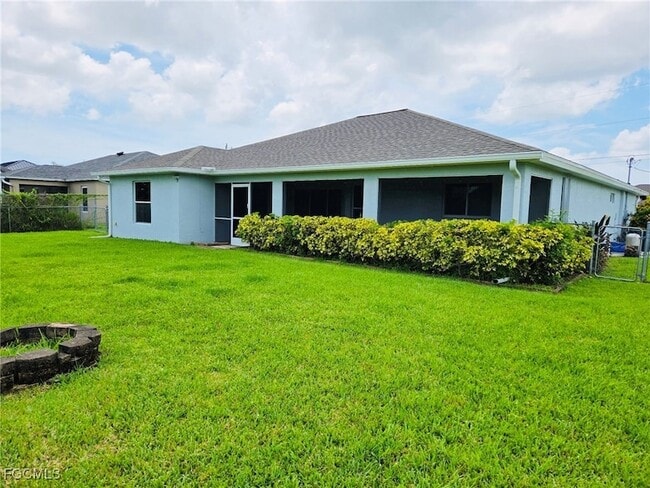 1139 SW 18th Ave in Cape Coral, FL - Building Photo - Building Photo
