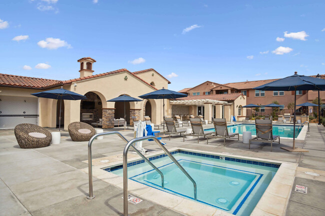 Arrive at Rancho Belago in Moreno Valley, CA - Foto de edificio - Building Photo