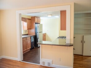 225 Cooper St in Agawam, MA - Foto de edificio - Building Photo