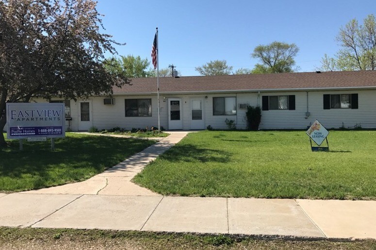 605 Court St, Unit A1 in Faulkton, SD