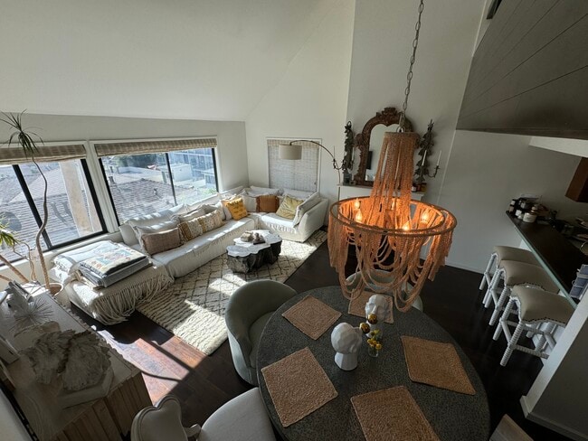950 N Kings Rd, Unit 350 in West Hollywood, CA - Building Photo - Building Photo