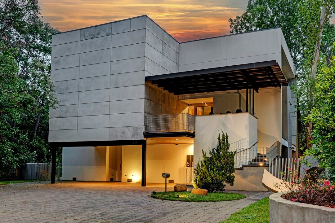 5111 Bayou Timber Ln in Houston, TX - Building Photo
