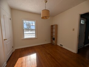 411 E School St in Kent, OH - Building Photo - Building Photo