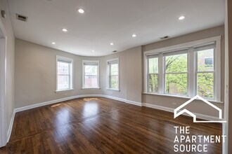 2506 W Argyle St in Chicago, IL - Building Photo - Building Photo