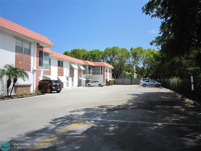 3550 NW 8th Ave in Pompano Beach, FL - Building Photo - Building Photo