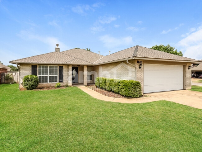1613 Brittany Ln in Edmond, OK - Building Photo - Building Photo