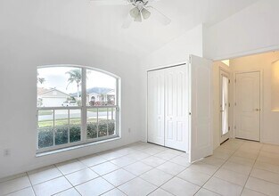 1062 Crystal Creek Dr in Port Orange, FL - Building Photo - Building Photo