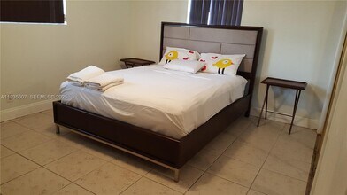 2822 Monroe St in Hollywood, FL - Building Photo - Building Photo